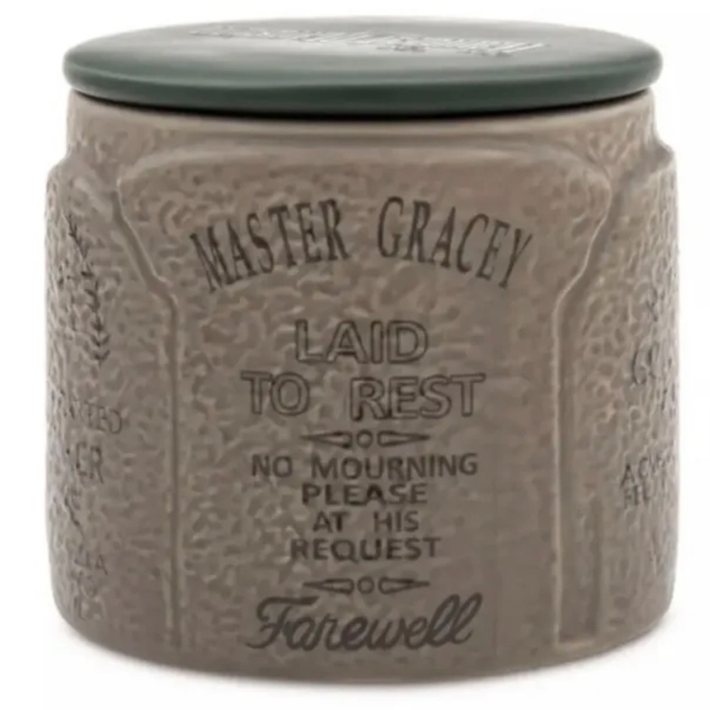 Disney The Haunted Mansion Madame Leota Scented Candle with Lid 10 oz NWT! - Picture 3 of 5
